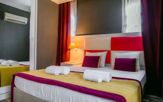 Orange Owl Hotel