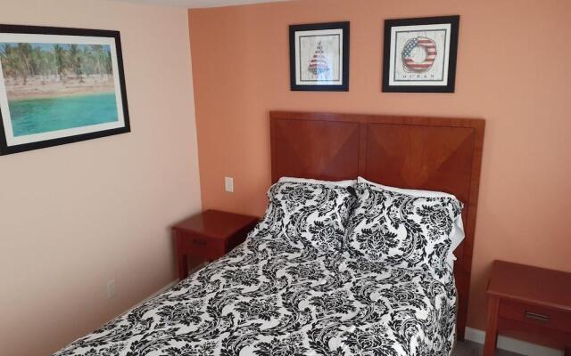 Atlantic Breeze Motel & Apartments