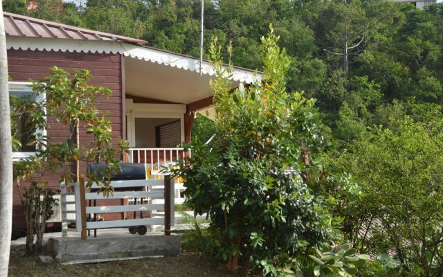 Bungalow With 2 Bedrooms in Bouillante, With Wonderful sea View, Furni