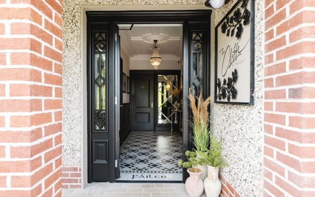 The Cliffe at the Quay