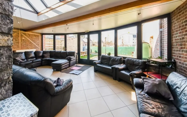 Modern Cottage in Rochefort with Private Garden