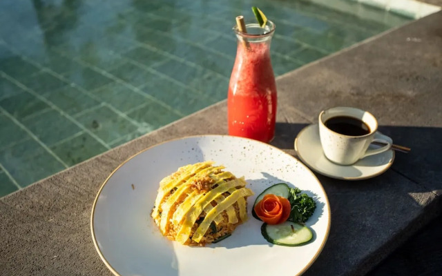 Stunning Villas Complex, 12 BR, Canggu With Staff