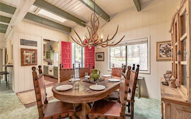 Lego House - Three Bedroom Cabin