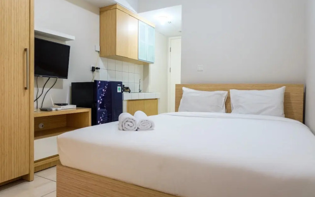 Best Price Studio at The Springlake Apartment