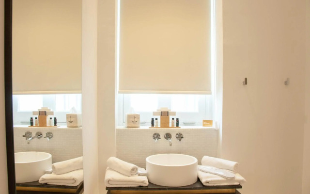 S Paul Hotel