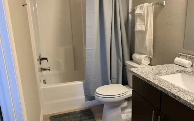 4BR Comfort House With Modern Amenities
