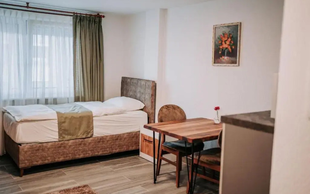 E&B Aparthotel