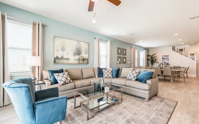 Reunion Raven by Vtrips