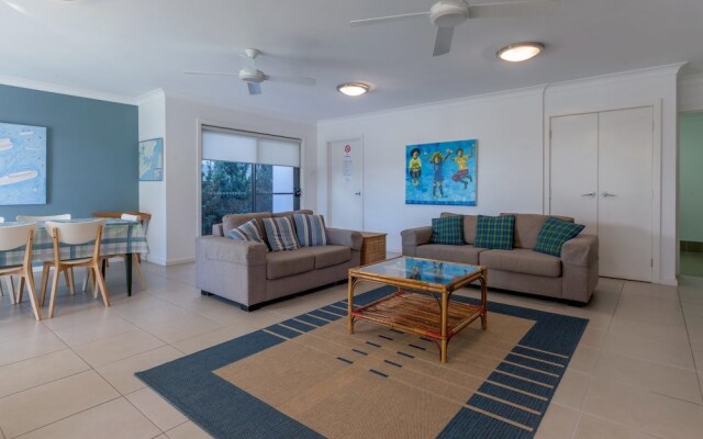 Beach House, Pacific Road, 1/20