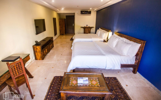 Roomy Signature Hotel