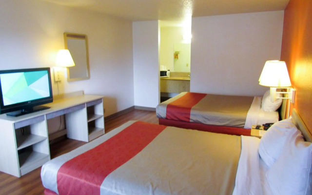 Motel 6 Vancouver, WA