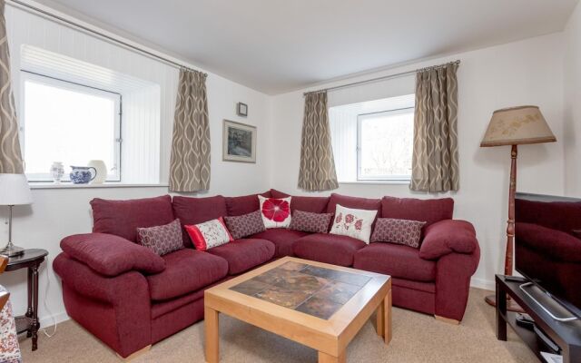 400 Attractive 2 Bedroom Apartment in Lovely Dean Village