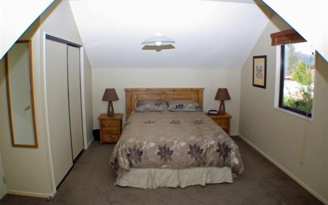 10 Forest View Close