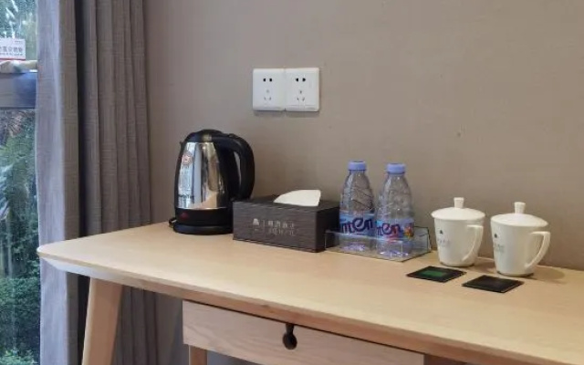 Yayuan Wenjin Hotel (Luohu Port Huangbeiling Subway Station Branch) – Guest Rooms – North District