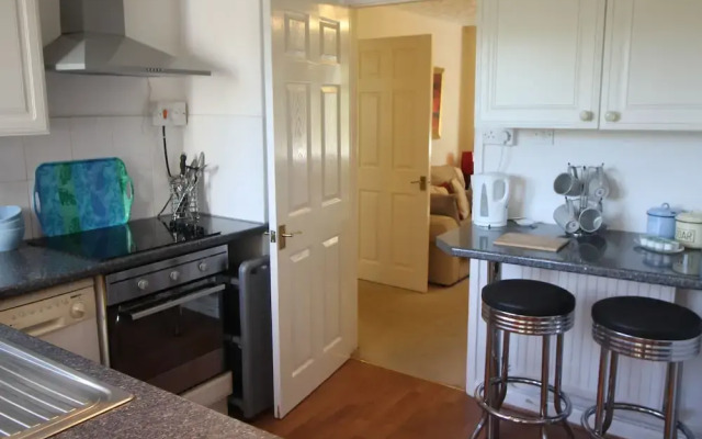 Garth Olwg 2 Bed Apartment by Cardiff Holiday Homes