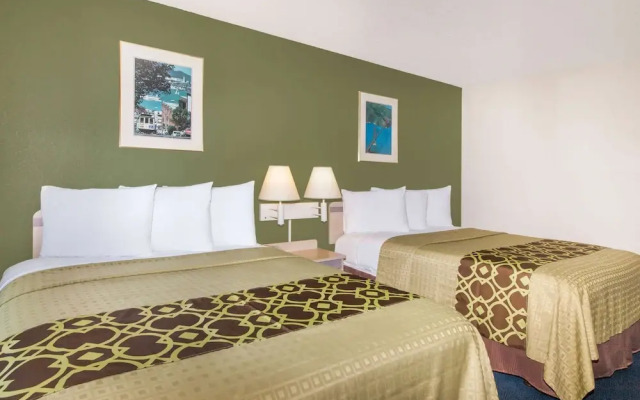 Travelodge Los Banos CA