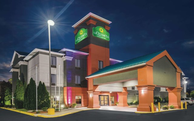 La Quinta Inn & Suites by Wyndham Louisville East