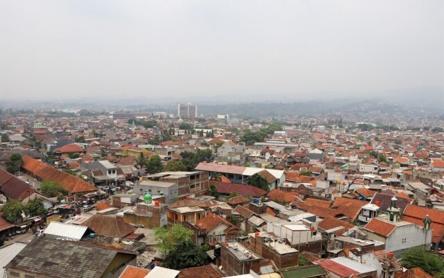 Modern 2Br At Apartment Gateway Ahmad Yani Cicadas