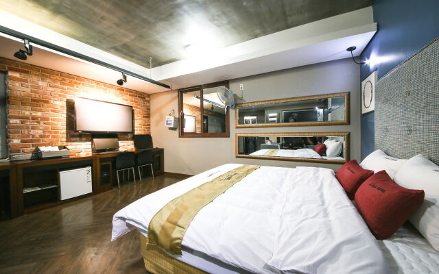 Gupo Boutique Hotel