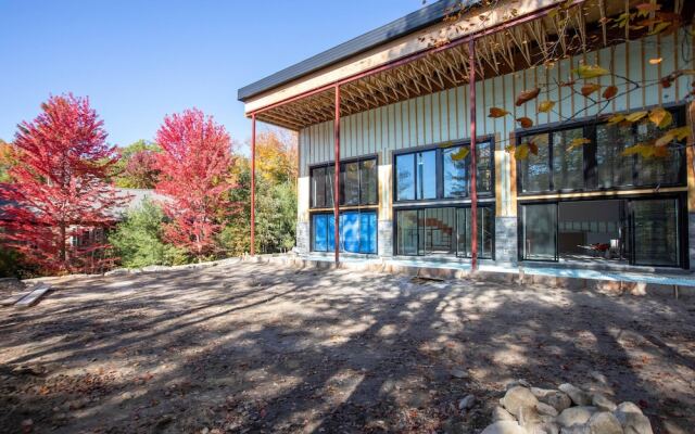 Villa Lago Muskoka Meets Malibu in Port Carling!