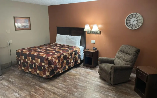 Southfork Motel and Grill