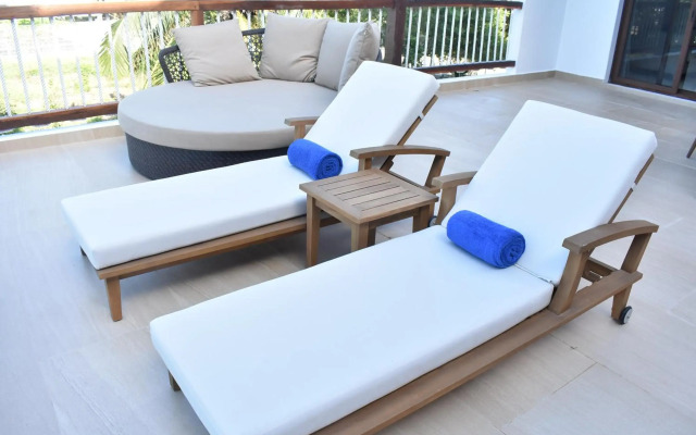 Mystique Blue Holbox