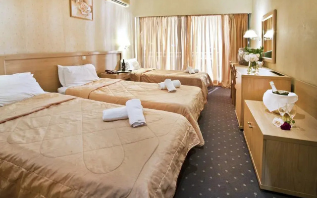 Prime Isthmus Hotel