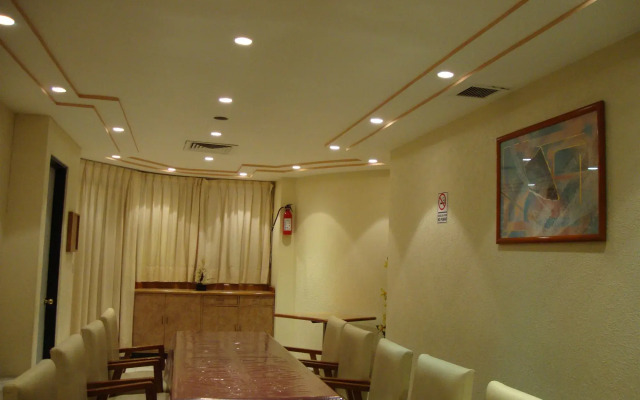 Holiday Inn Express Mexico Basilica by IHG