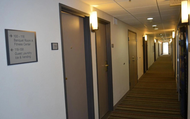 Country Inn & Suites by Radisson, Frederick, MD