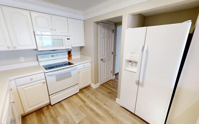 Beach House 202a 2 Bedroom Condo