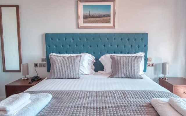 Cotswold Club Apartment Ash 2