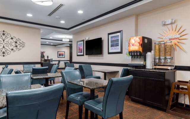 La Quinta Inn & Suites by Wyndham Auburn