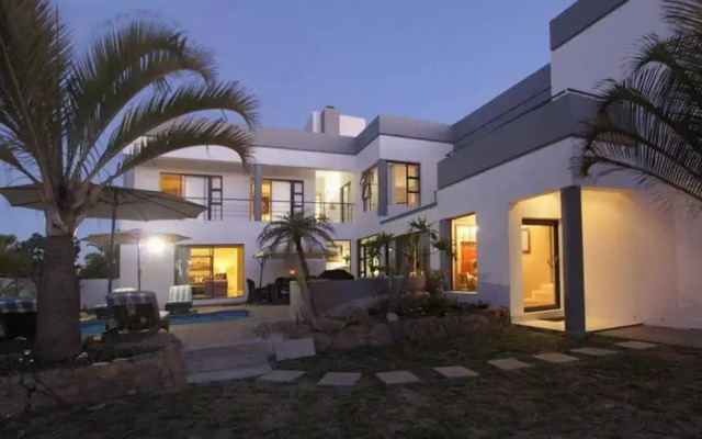 Sunset Beach Lodge & Spa