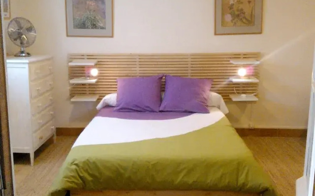 House With one Bedroom in Treigny, With Enclosed Garden