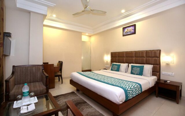 OYO 1423 Hotel Monerio