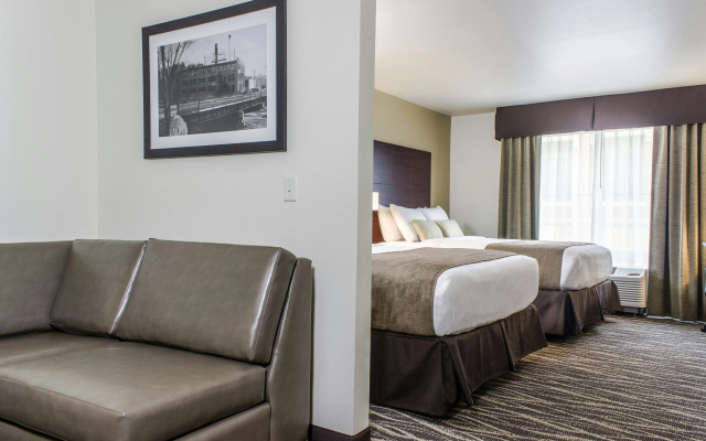 Cobblestone Hotel & Suites – Chippewa Falls