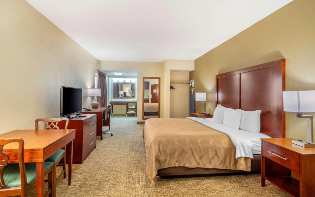 Quality Inn & Suites Olde Town