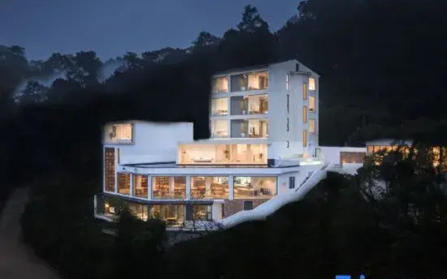 There is a Starlight Mountain B&B outside Chongqing