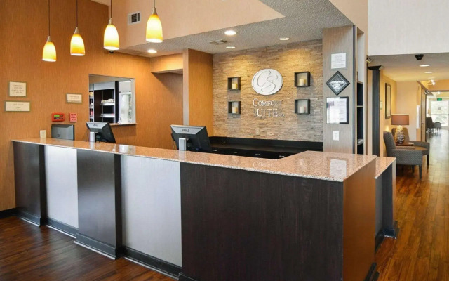 Comfort Suites DFW Airport