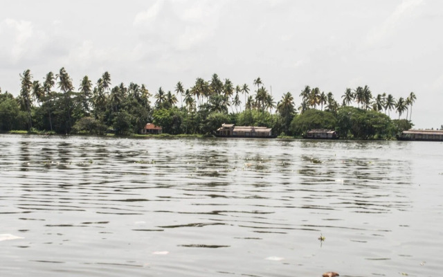 OYO 5237 Island Lake Resort