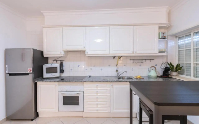 #056 Heart of Historic Albufeira with garage