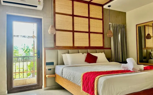 Castle Service Apartment