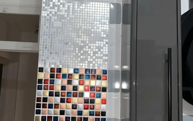 Very Conv 1-bed Apartment With Views of London