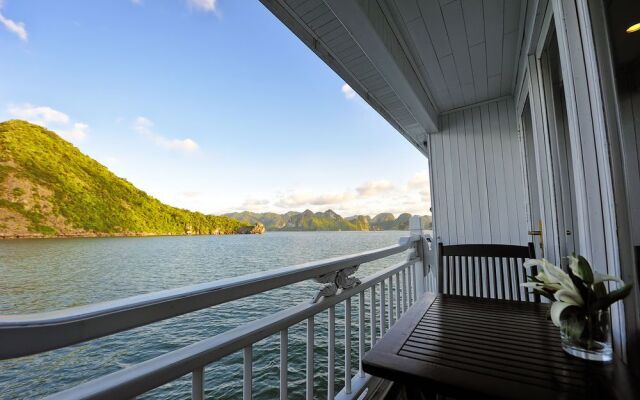 Paradise Luxury Sails Cruise