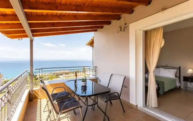 Verga Beachside Getaway With Panoramic Seaviews