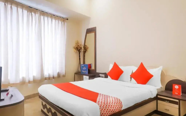 Hotel Golden Rock by OYO Rooms