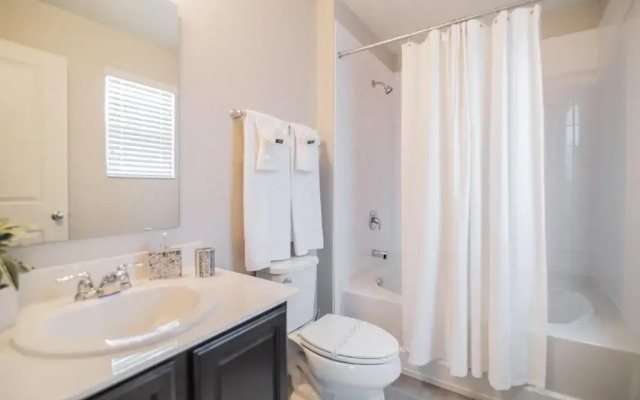 5137 Compass Bay