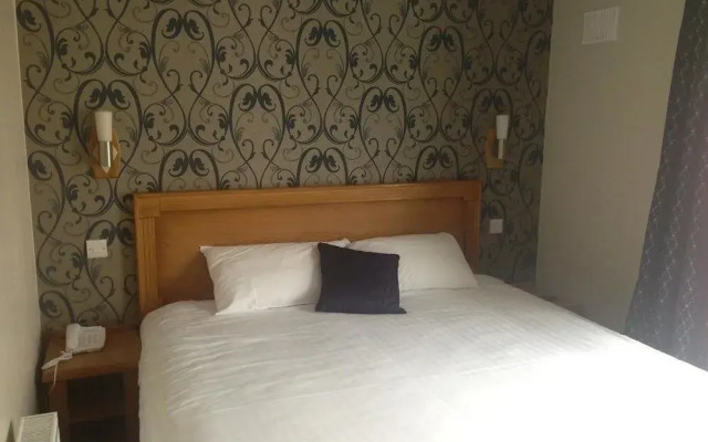 Creighton Hotel