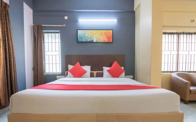 OYO 5379 Crown White House