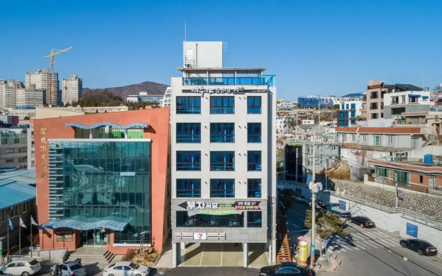 Yeosuya Hostel & Pension